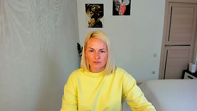 Snapshot of Alicee_Gracee chatting on July 18, 12:20 pm Alicee Gracee online show from July 18, 12:20 pm