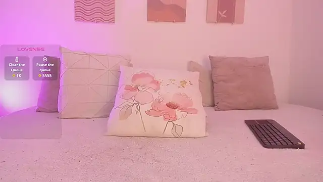 Mia Heartt online show from February 9, 7:19 pm