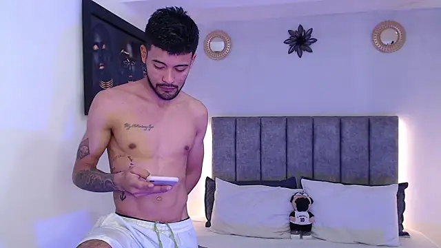 evil boys 77 online show from December 1, 10:32 pm