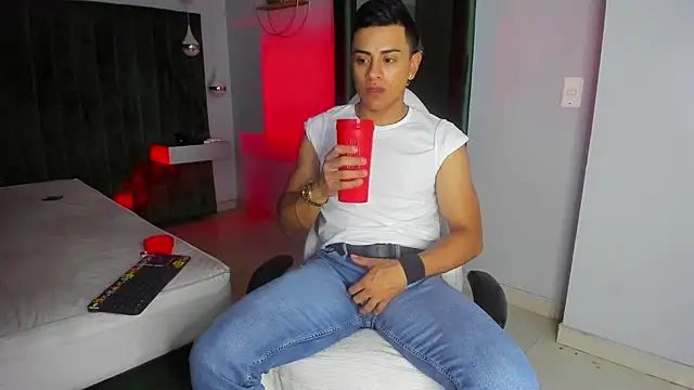 Lucii fer  online show from November 7, 12:05 pm