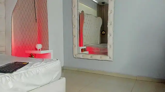 Snapshot of Lucii_fer_ chatting on February 18, 12:12 pm Lucii fer online show from February 18, 12:12 pm