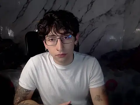 Dereck Dickson online show from April 4, 2:32 am