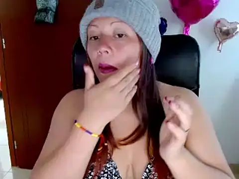 Snapshot of miss_evoleth2 chatting on September 23, 8:01 pm miss evoleth2 online show from September 23, 8:01 pm