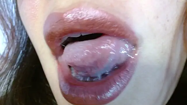 Snapshot of miss_evoleth2 chatting on October 10, 8:19 pm miss evoleth2 online show from October 10, 8:19 pm
