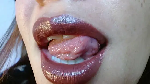 Snapshot of miss_evoleth2 chatting on December 5, 6:55 am miss evoleth2 online show from December 5, 6:55 am