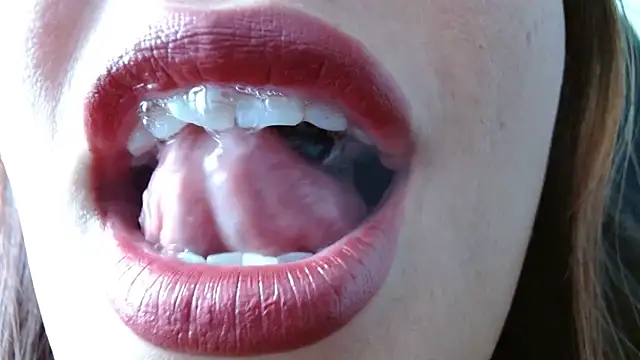 Snapshot of miss_evoleth2 chatting on December 5, 7:54 pm miss evoleth2 online show from December 5, 7:54 pm