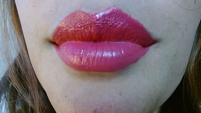 Snapshot of miss_evoleth2 chatting on December 14, 5:18 pm miss evoleth2 online show from December 14, 5:18 pm