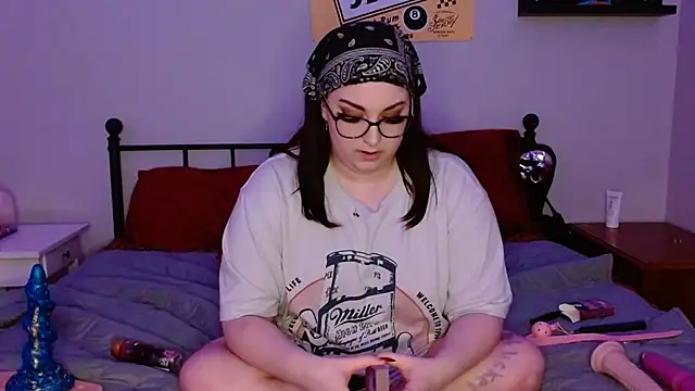 Snapshot of CherryDakota chatting on February 22, 2:17 am CherryDakota online show from February 22, 2:17 am