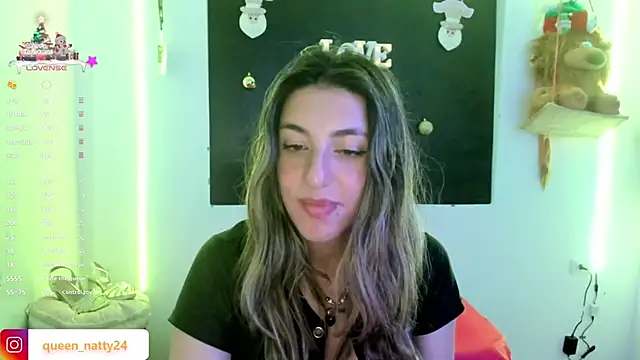 Snapshot of queen-natty chatting on January 5, 7:28 am queen-natty online show from January 5, 7:28 am