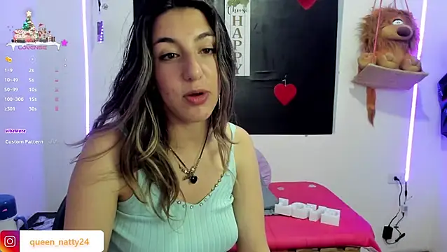 Snapshot of queen-natty chatting on January 10, 7:35 am queen-natty online show from January 10, 7:35 am