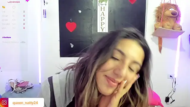 Snapshot of queen-natty chatting on January 10, 10:39 am queen-natty online show from January 10, 10:39 am