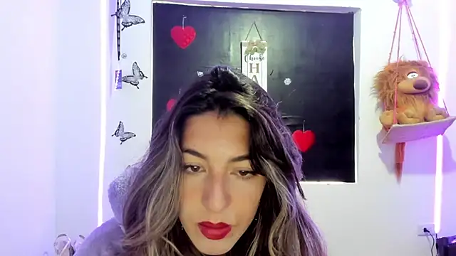 Snapshot of queen-natty chatting on February 19, 1:17 pm queen-natty online show from February 19, 1:17 pm