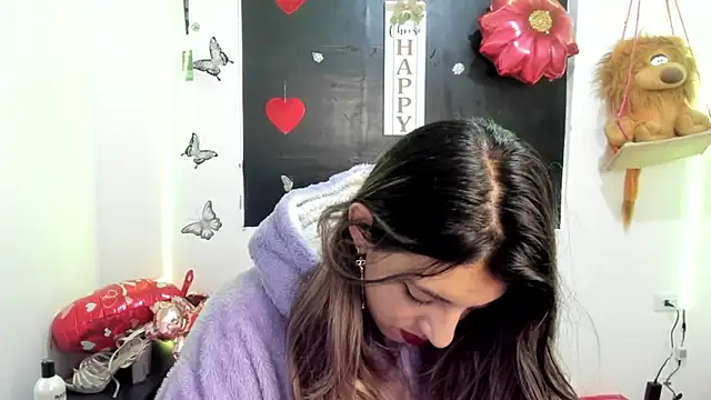 Snapshot of queen-natty chatting on March 3, 1:20 pm queen-natty online show from March 3, 1:20 pm