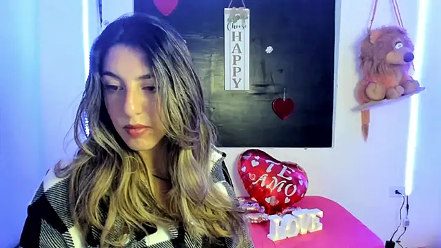 Snapshot of queen-natty chatting on March 9, 3:32 am queen-natty online show from March 9, 3:32 am