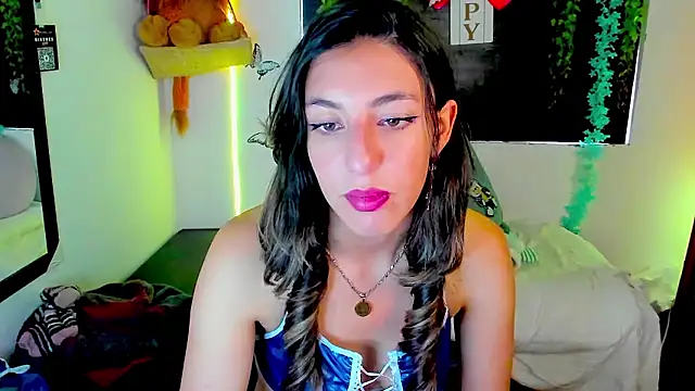 Snapshot of queen-natty chatting on February 25, 1:54 pm queen-natty online show from February 25, 1:54 pm