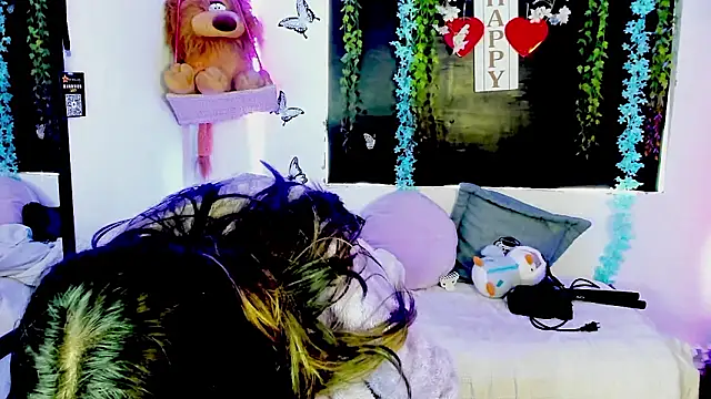 Snapshot of queen-natty chatting on March 2, 1:40 pm queen-natty online show from March 2, 1:40 pm