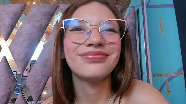 Snapshot of LARICSABLUE chatting on March 12, 8:20 pm LARICSABLUE online show from March 12, 8:20 pm