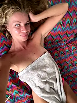 -OliWow- online show from December 18, 8:42 am