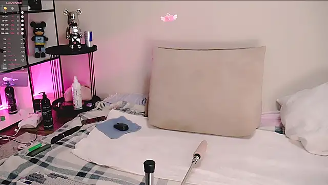 Snapshot of viamoon chatting on February 18, 3:35 am viamoon online show from February 18, 3:35 am