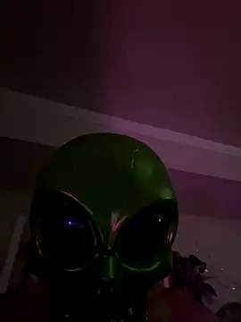 Snapshot of MaxdaBesttime chatting on November 19, 10:26 am MaxdaBesttime online show from November 19, 10:26 am