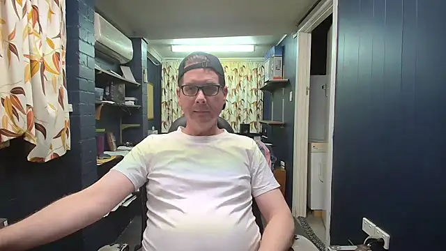 tilobinder online show from December 19, 10:11 am