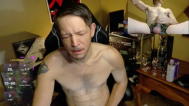 Snapshot of MasterForgedRayy chatting on February 26, 10:14 am MasterForgedRayy online show from February 26, 10:14 am