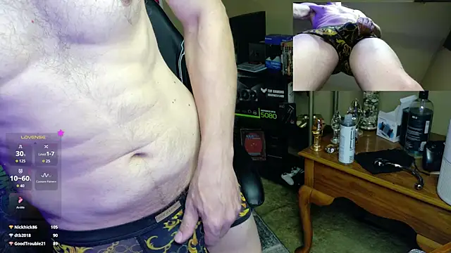 Snapshot of MasterForgedRayy chatting on March 12, 4:29 am MasterForgedRayy online show from March 12, 4:29 am