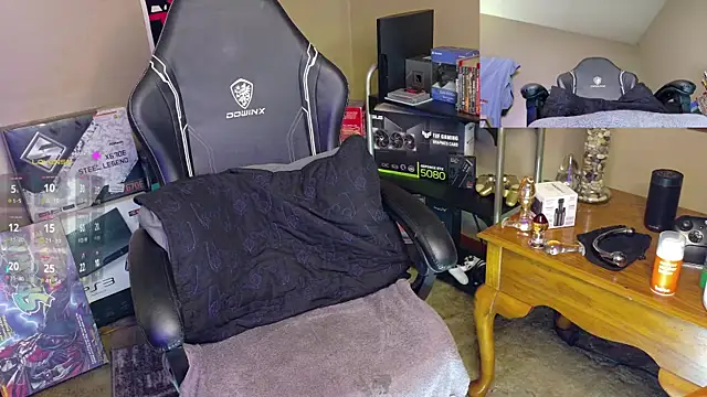 Snapshot of MasterForgedRayy chatting on March 26, 5:02 am MasterForgedRayy online show from March 26, 5:02 am