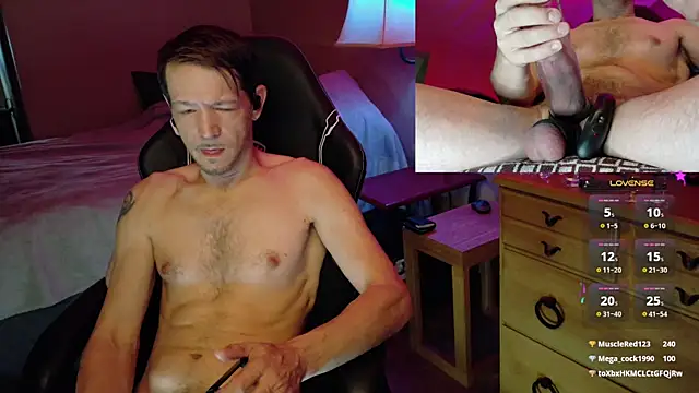 Snapshot of MasterForgedRayy chatting on April 4, 11:29 am MasterForgedRayy online show from April 4, 11:29 am