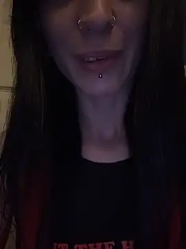 Snapshot of MissMidnightUK chatting on May 16, 12:29 am MissMidnightUK online show from May 16, 12:29 am