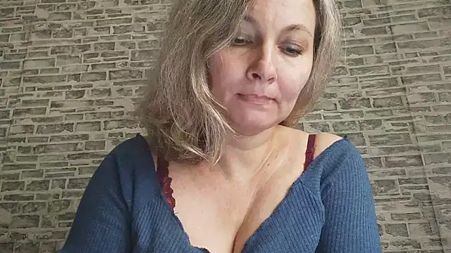 EdithManning online show from November 24, 8:03 am