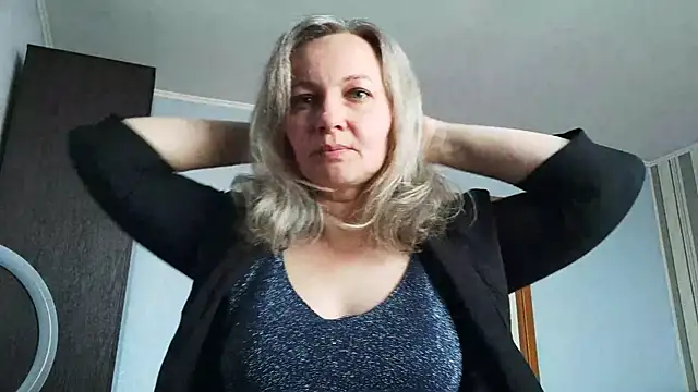 EdithManning online show from March 13, 6:09 am