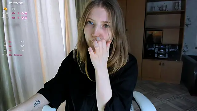 Snapshot of princessaalicc chatting on November 22, 7:51 am princessaalicc online show from November 22, 7:51 am