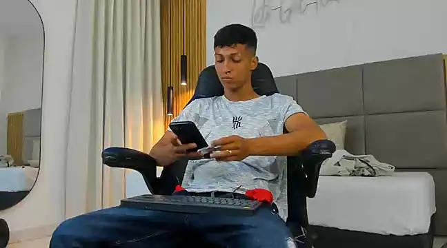 wolf james123 online show from February 4, 1:16 pm