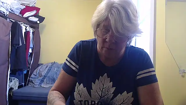 canadiancougar1965 online show from February 1, 5:11 pm