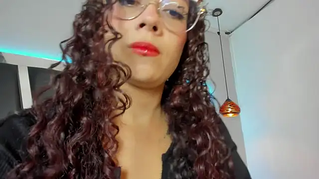 antonelllepiercee online show from January 8, 11:32 am