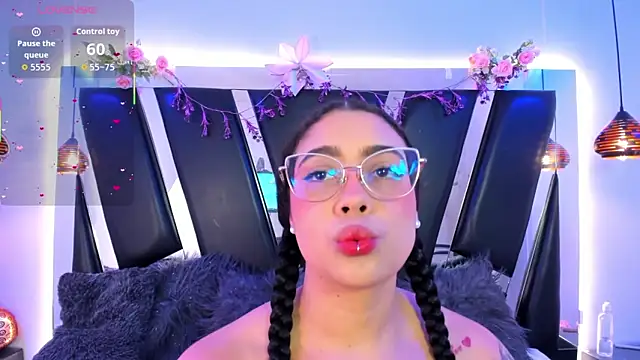 antonelllepiercee online show from February 17, 11:29 am