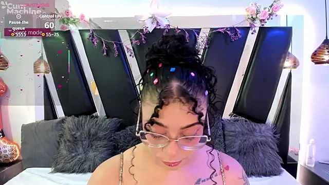 antonelllepiercee online show from February 19, 11:39 am