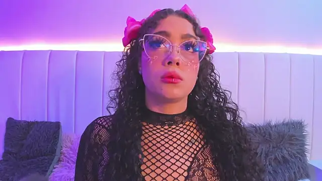 antonelllepiercee online show from March 12, 11:05 am