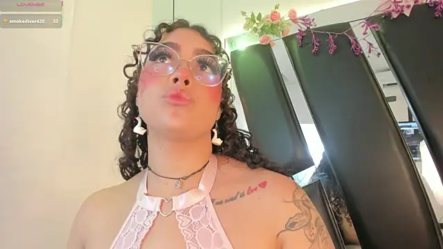 antonelllepiercee online show from June 3, 2:33 pm
