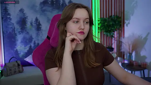 KellyPoter online show from April 2, 9:40 am