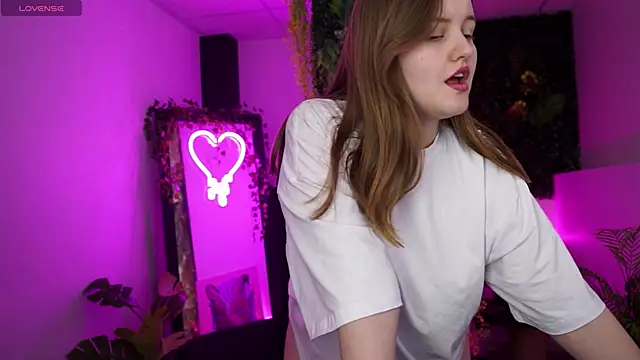 KellyPoter online show from April 9, 11:59 am