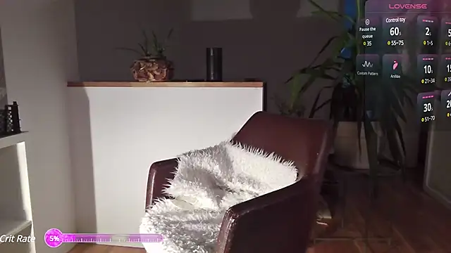 Snapshot of Alex_cut chatting on December 15, 2:05 pm Alex cut online show from December 15, 2:05 pm
