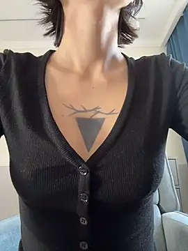 kikidoll online show from April 15, 3:24 am