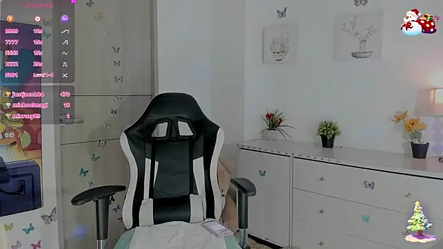 Snapshot of misscassidy_ chatting on December 16, 4:45 am misscassidy online show from December 16, 4:45 am