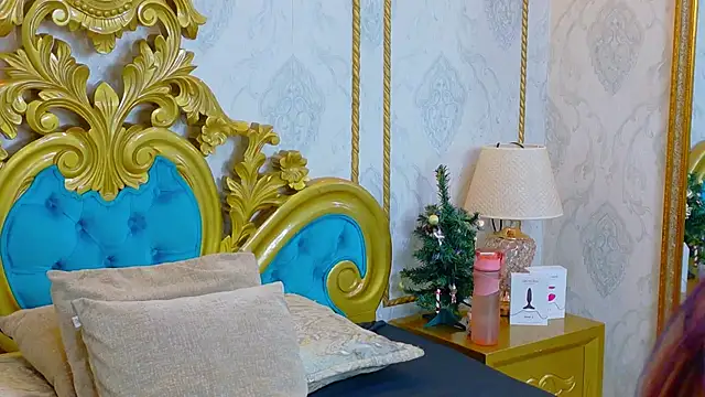 LucyLeah online show from December 18, 1:39 pm