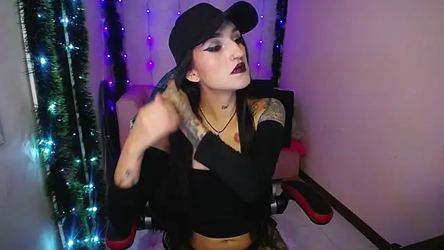 amelierouss online show from December 12, 3:48 pm