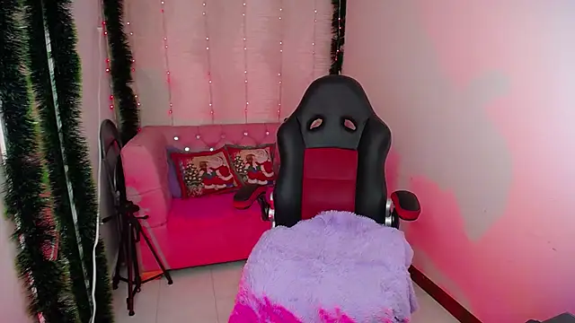amelierouss online show from December 14, 12:33 am