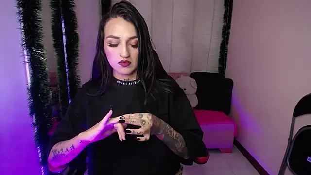 amelierouss online show from December 19, 6:34 pm