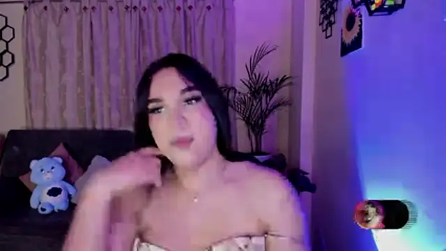 Snapshot of linda_zaam83866 chatting on February 8, 12:25 am linda zaam83866 online show from February 8, 12:25 am